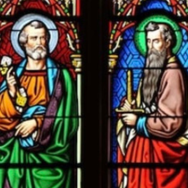 Detail van glas-in-loodraam met Petrus en Paulus.